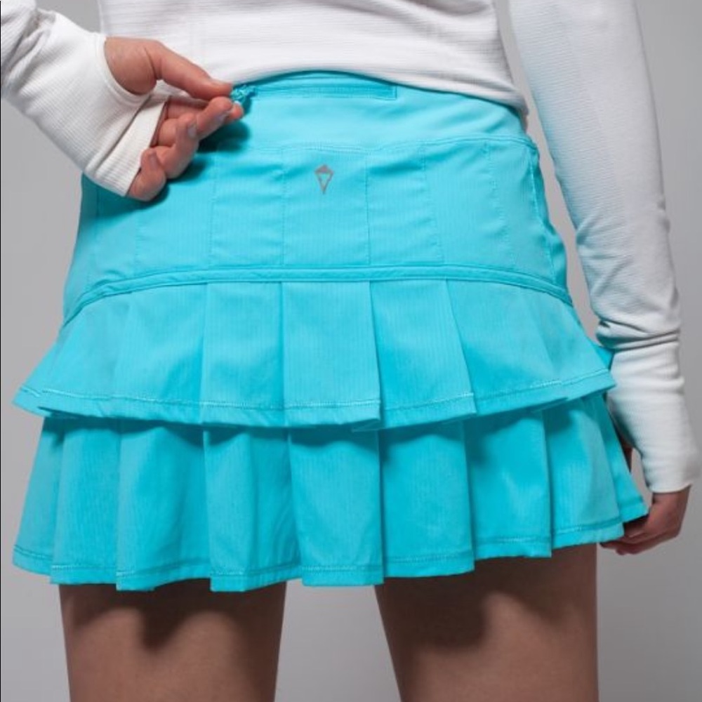Ivivva/ Lululemon blue set the pace skirt